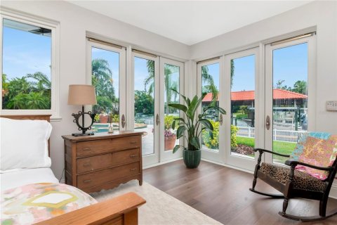 House in Tampa, Florida 5 bedrooms, 415.64 sq.m. № 1644183 - photo 23