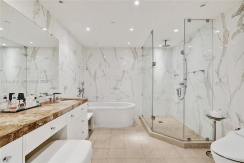 Condo in Bal Harbour, Florida, 3 bedrooms № 2184079 - photo 13
