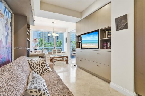 Condo in Bal Harbour, Florida, 3 bedrooms № 2184079 - photo 18