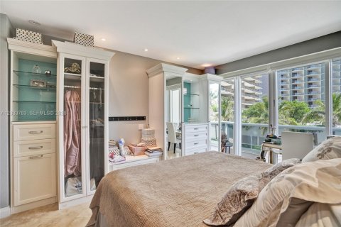 Condo in Bal Harbour, Florida, 3 bedrooms № 2184079 - photo 15