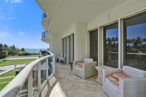 Condo in Bal Harbour, Florida, 3 bedrooms № 2184079 - photo 12