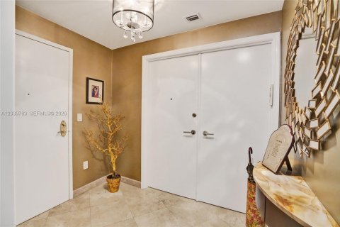 Condo in Bal Harbour, Florida, 3 bedrooms № 2184079 - photo 22