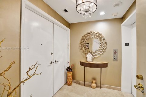 Condo in Bal Harbour, Florida, 3 bedrooms № 2184079 - photo 23