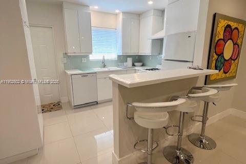 Снять в аренду кондоминиум в Бей-Харбор-Айлендс, Флорида 86.4м2, № 1952977 - фото 6