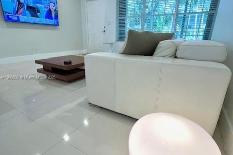 Снять в аренду кондоминиум в Бей-Харбор-Айлендс, Флорида 86.4м2, № 1952977 - фото 3