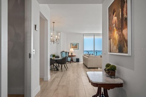 Condo in Sarasota, Florida, 2 bedrooms  № 2278009 - photo 13
