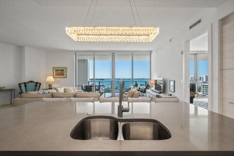 Condo in Sarasota, Florida, 2 bedrooms  № 2278009 - photo 23