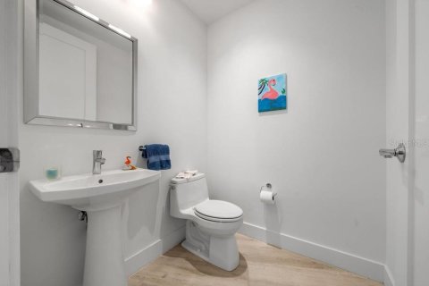 Condo in Sarasota, Florida, 2 bedrooms  № 2278009 - photo 26
