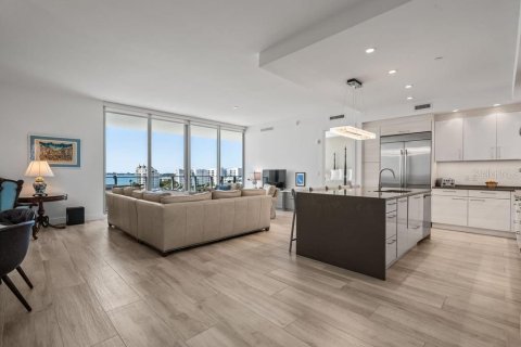 Condo in Sarasota, Florida, 2 bedrooms  № 2278009 - photo 14