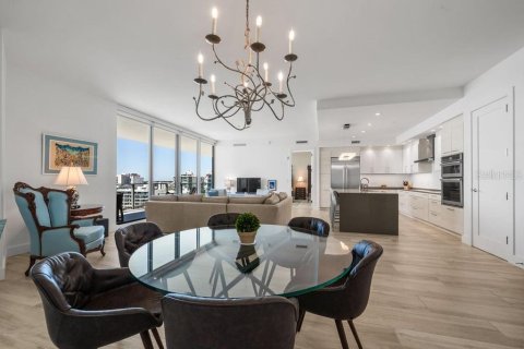 Condo in Sarasota, Florida, 2 bedrooms  № 2278009 - photo 29