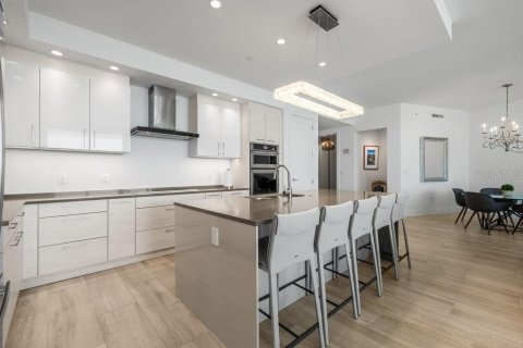 Condo in Sarasota, Florida, 2 bedrooms  № 2278009 - photo 17