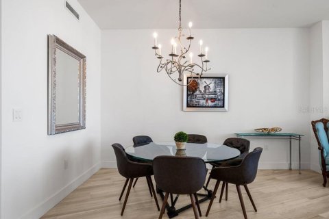 Condo in Sarasota, Florida, 2 bedrooms  № 2278009 - photo 27