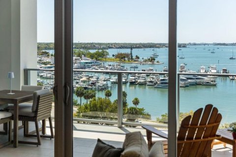 Condo in Sarasota, Florida, 2 bedrooms  № 2278009 - photo 2