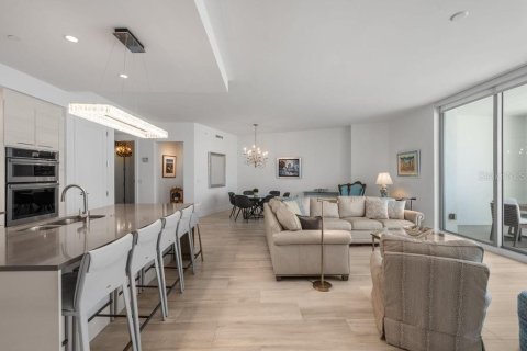 Condo in Sarasota, Florida, 2 bedrooms  № 2278009 - photo 18