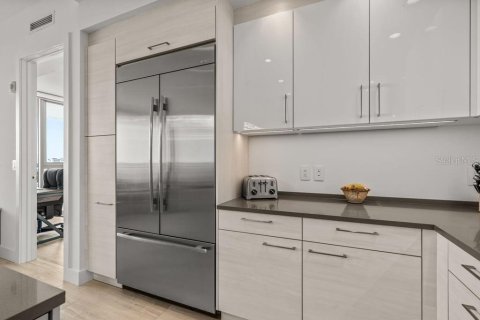 Condo in Sarasota, Florida, 2 bedrooms  № 2278009 - photo 21