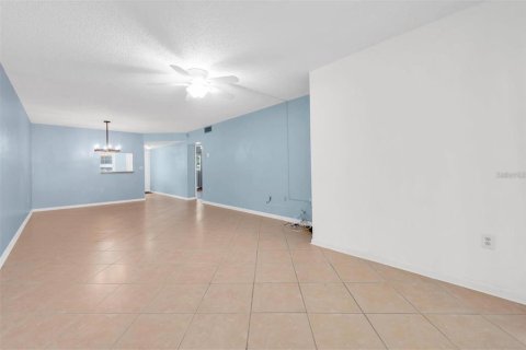 Copropriété à louer à Dunedin, Floride: 2 chambres, 92.9 m2 № 1775013 - photo 9