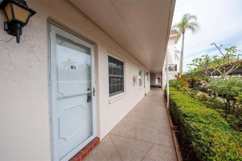 Copropriété à louer à Dunedin, Floride: 2 chambres, 92.9 m2 № 1775013 - photo 3