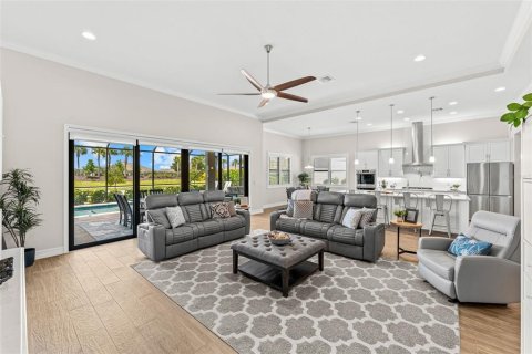 House in Melbourne, Florida 4 bedrooms, 297.38 sq.m. № 1850225 - photo 13