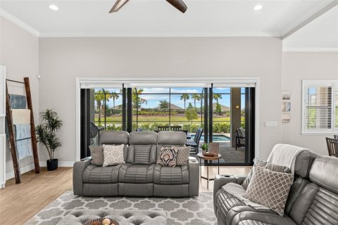 House in Melbourne, Florida 4 bedrooms, 297.38 sq.m. № 1850225 - photo 11