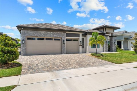 House in Melbourne, Florida 4 bedrooms, 297.38 sq.m. № 1850225 - photo 2