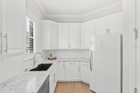 House in Melbourne, Florida 4 bedrooms, 297.38 sq.m. № 1850225 - photo 19