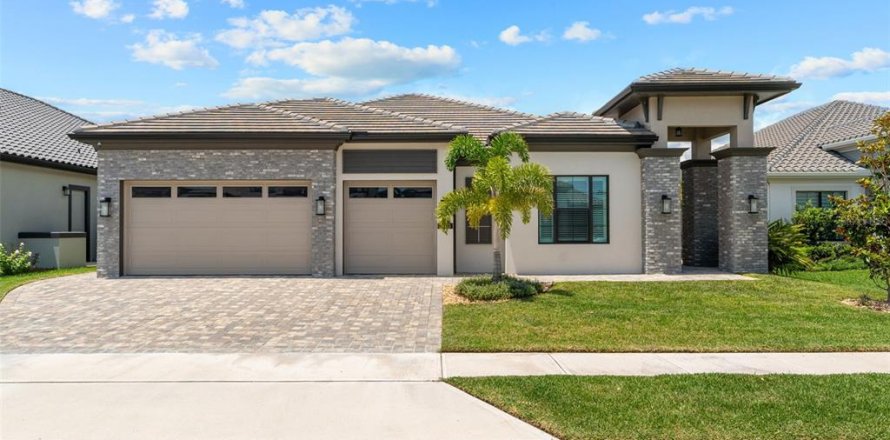House in Melbourne, Florida 4 bedrooms, 297.38 sq.m. № 1850225