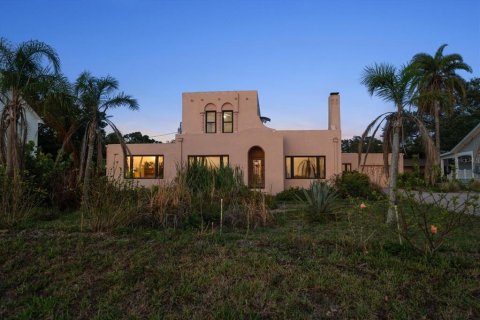 House in Dunedin, Florida 4 bedrooms, 341.6 sq.m. № 1780507 - photo 30