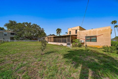 House in Dunedin, Florida 4 bedrooms, 341.6 sq.m. № 1780507 - photo 20