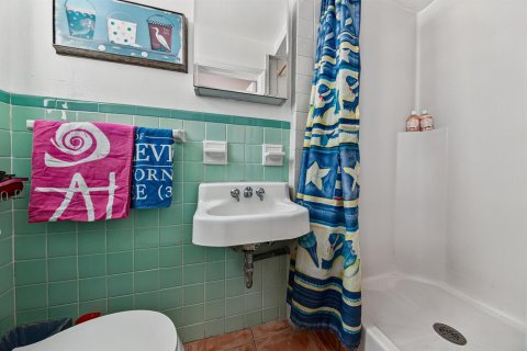 Commercial property in Fort Lauderdale, Florida 225.1 sq.m. № 2154752 - photo 23