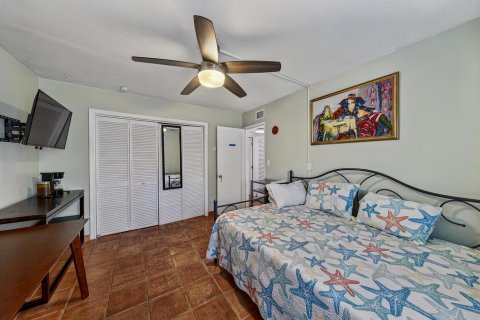 Commercial property in Fort Lauderdale, Florida 225.1 sq.m. № 2154752 - photo 14