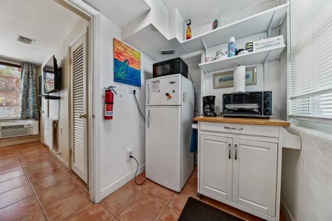 Commercial property in Fort Lauderdale, Florida 225.1 sq.m. № 2154752 - photo 21