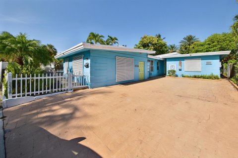 Commercial property in Fort Lauderdale, Florida 225.1 sq.m. № 2154752 - photo 2