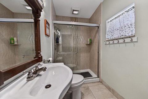 Commercial property in Fort Lauderdale, Florida 225.1 sq.m. № 2154752 - photo 18