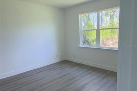 House in Port Charlotte, Florida 4 bedrooms, 178.37 sq.m. № 2220989 - photo 4