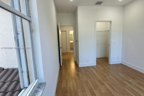 House in Weston, Florida 6 bedrooms, 323.21 sq.m. № 2031171 - photo 17