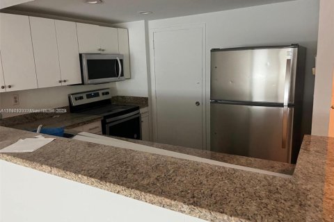 Купить кондоминиум в Майами, Флорида 3 спальни, 112.41м2, № 1862208 - фото 10