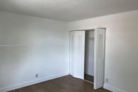 Купить кондоминиум в Майами, Флорида 3 спальни, 112.41м2, № 1862208 - фото 19