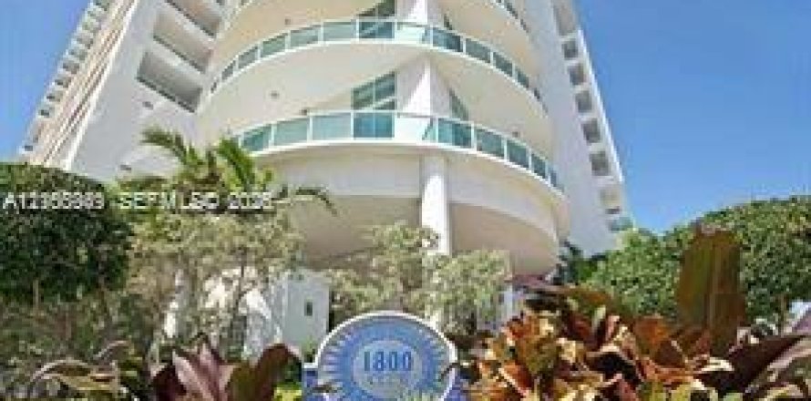 Condo in Miami, Florida, 1 bedroom  № 2412988