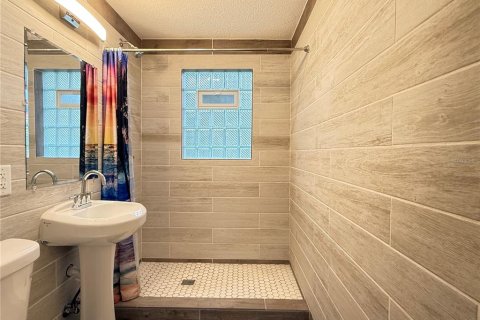 Купить виллу или дом в Эджуотер, Флорида 5 комнат, 65.03м2, № 2142816 - фото 24
