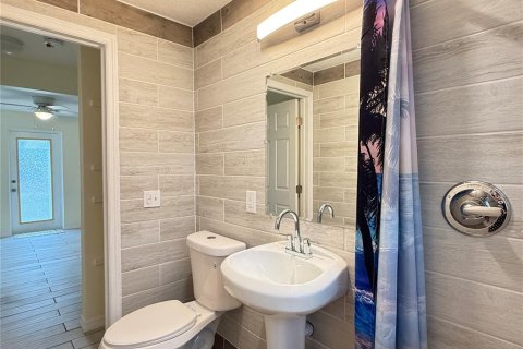 Купить виллу или дом в Эджуотер, Флорида 5 комнат, 65.03м2, № 2142816 - фото 25