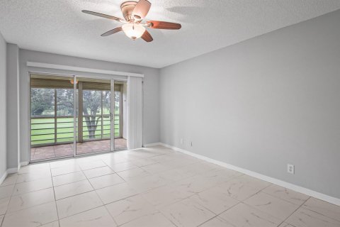 Copropriété à louer à Lake Worth, Floride: 2 chambres, 101.26 m2 № 2431323 - photo 9