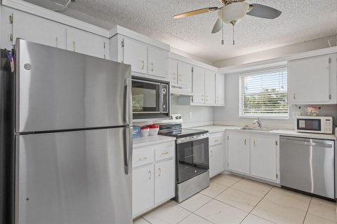 Copropriété à louer à Lake Worth, Floride: 2 chambres, 101.26 m2 № 2431323 - photo 6