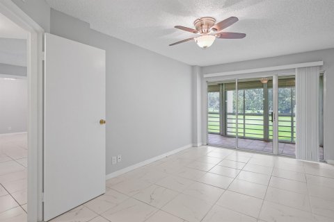 Copropriété à louer à Lake Worth, Floride: 2 chambres, 101.26 m2 № 2431323 - photo 11
