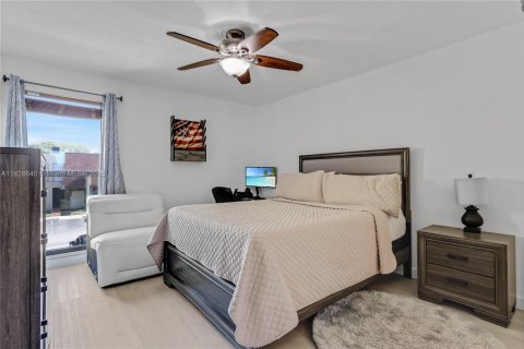 Купить кондоминиум в Пемброк-Пайнс, Флорида 2 спальни, 96.62м2, № 1981007 - фото 11