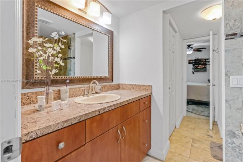 Купить кондоминиум в Пемброк-Пайнс, Флорида 2 спальни, 96.62м2, № 1981007 - фото 13