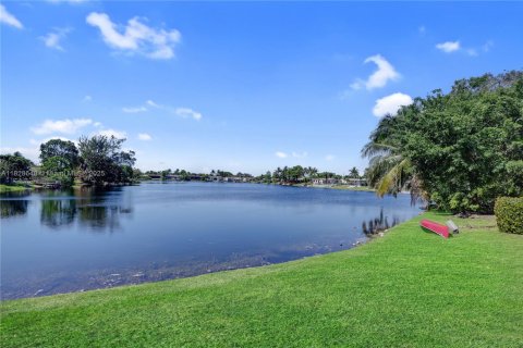 Купить кондоминиум в Пемброк-Пайнс, Флорида 2 спальни, 96.62м2, № 1981007 - фото 20