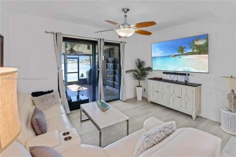 Купить кондоминиум в Пемброк-Пайнс, Флорида 2 спальни, 96.62м2, № 1981007 - фото 7