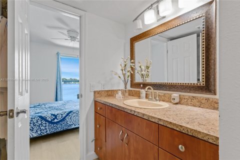 Купить кондоминиум в Пемброк-Пайнс, Флорида 2 спальни, 96.62м2, № 1981007 - фото 12