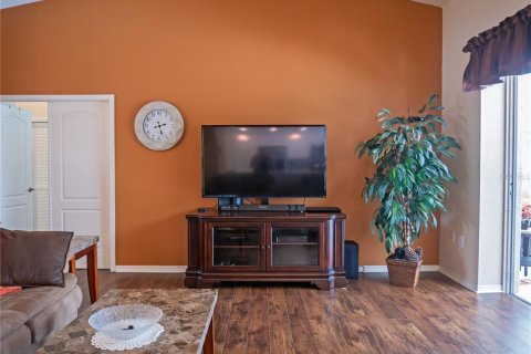 House in New Port Richey, Florida 3 bedrooms, 176.14 sq.m. № 1602418 - photo 8