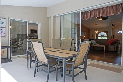 House in New Port Richey, Florida 3 bedrooms, 176.14 sq.m. № 1602418 - photo 27